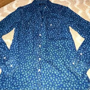 Lands End size 6 shirt